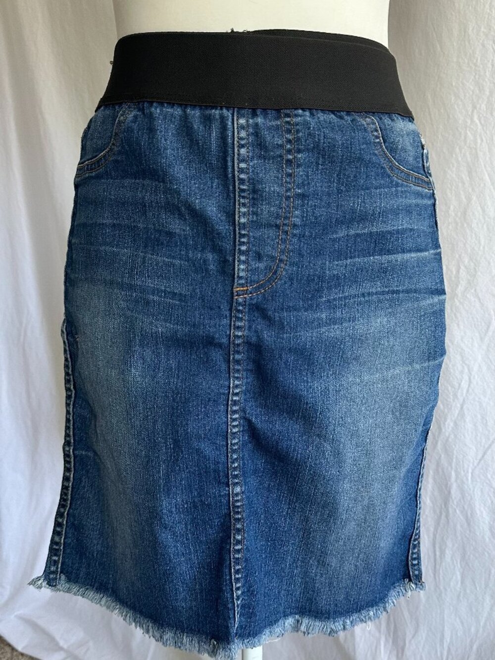 Fun & Flirty Karen Kane Denim Mini-skirt Size 4